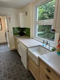 6 bedroom house for rent