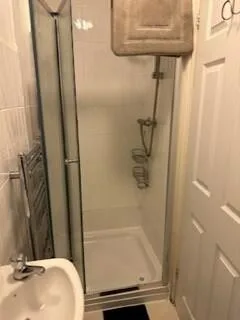 6 bedroom house for rent
