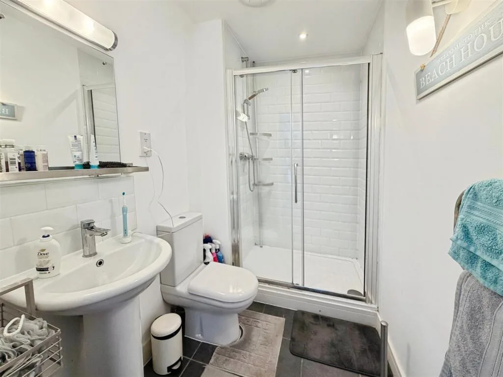 2 bedroom house for rent