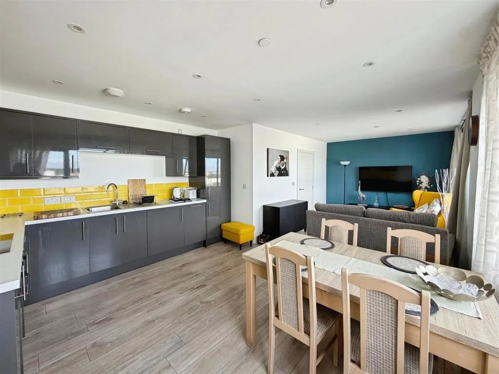 2 bedroom house for rent