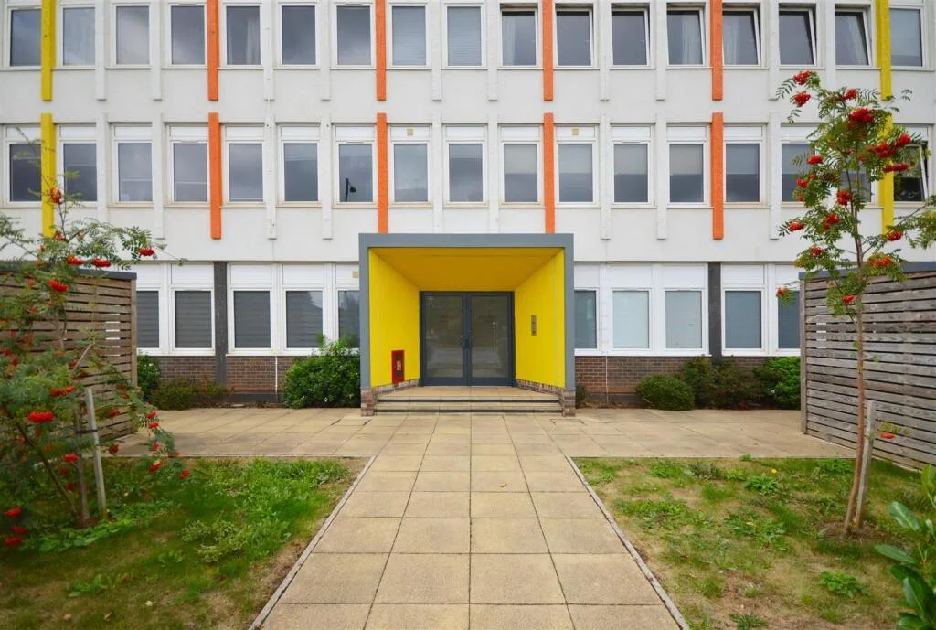 2 bedroom house for rent