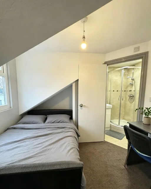 8 bedroom terraced house for rent