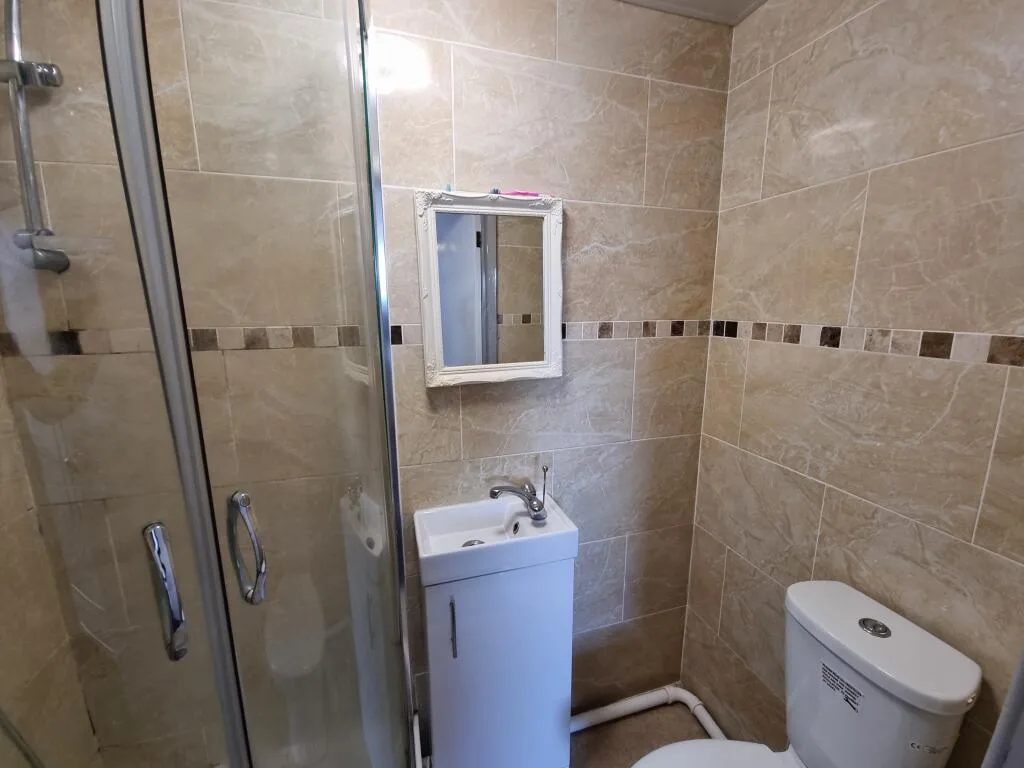 8 bedroom terraced house for rent