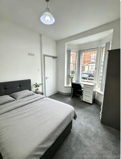 8 bedroom terraced house for rent