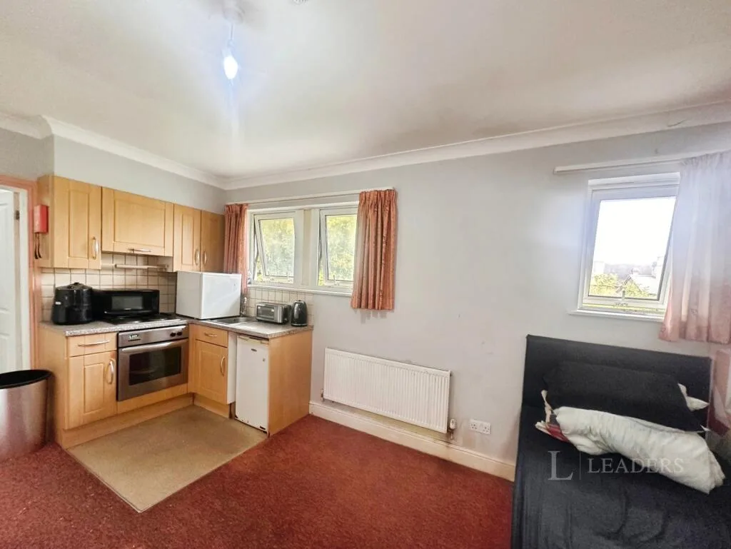 Studio flat for rent