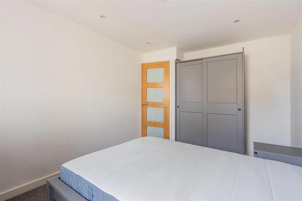 1 bedroom mews property for rent