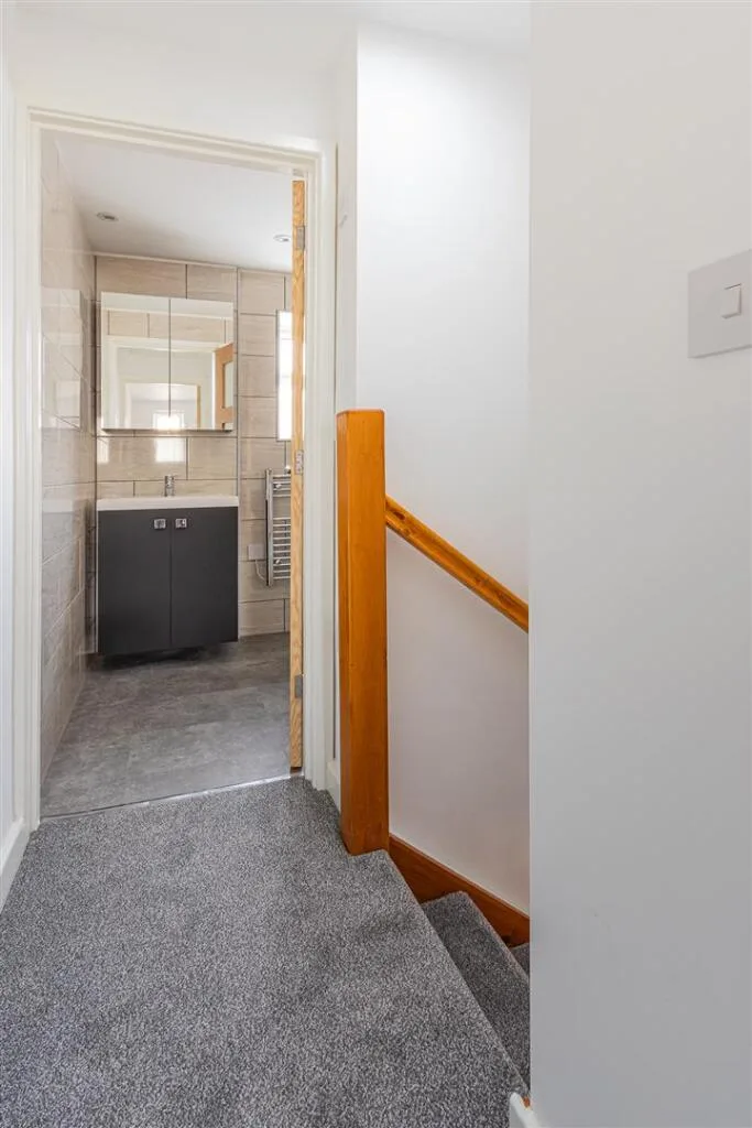 1 bedroom mews property for rent