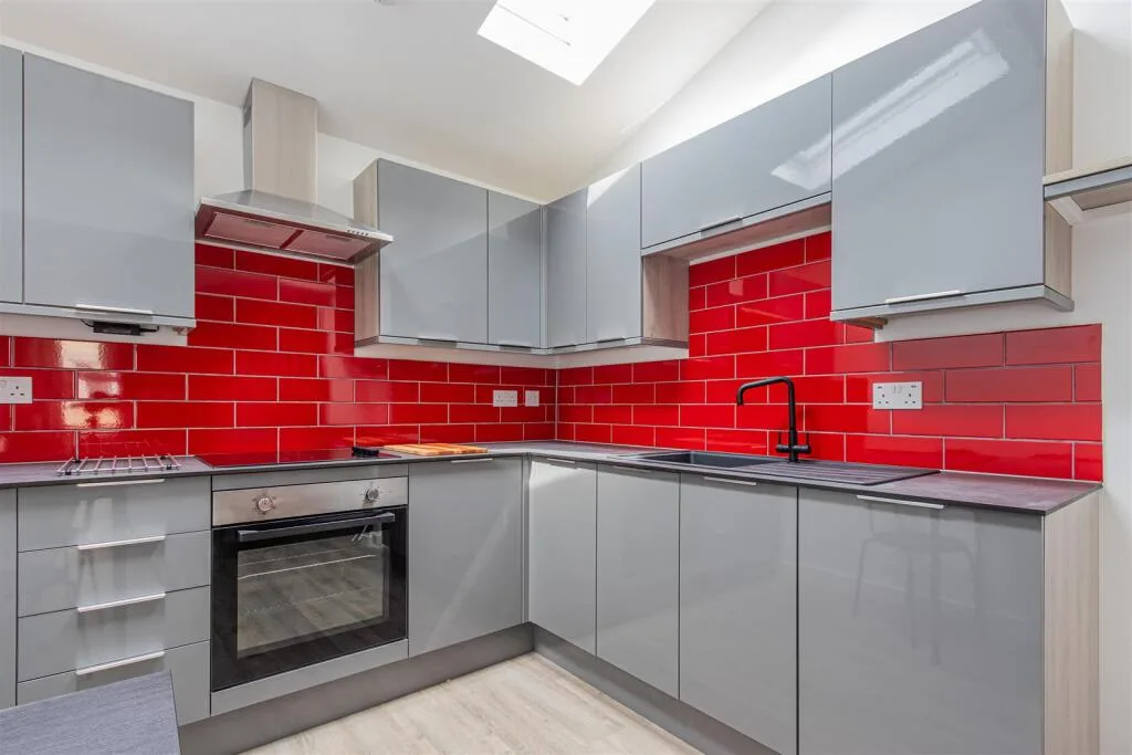 1 bedroom mews property for rent