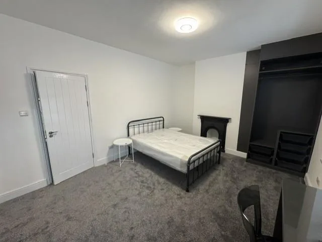 5 bedroom house for rent