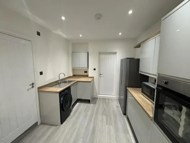 5 bedroom house for rent