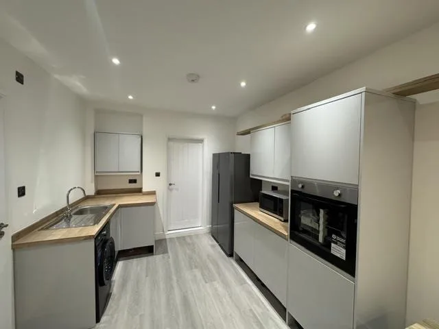 5 bedroom house for rent