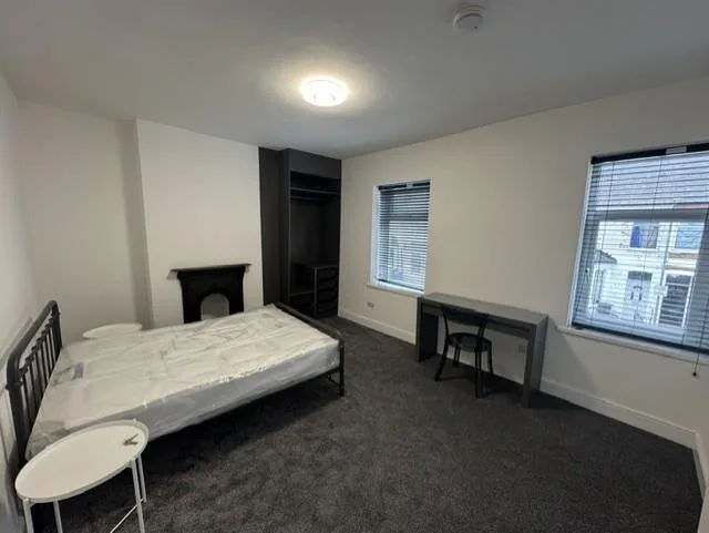 5 bedroom house for rent
