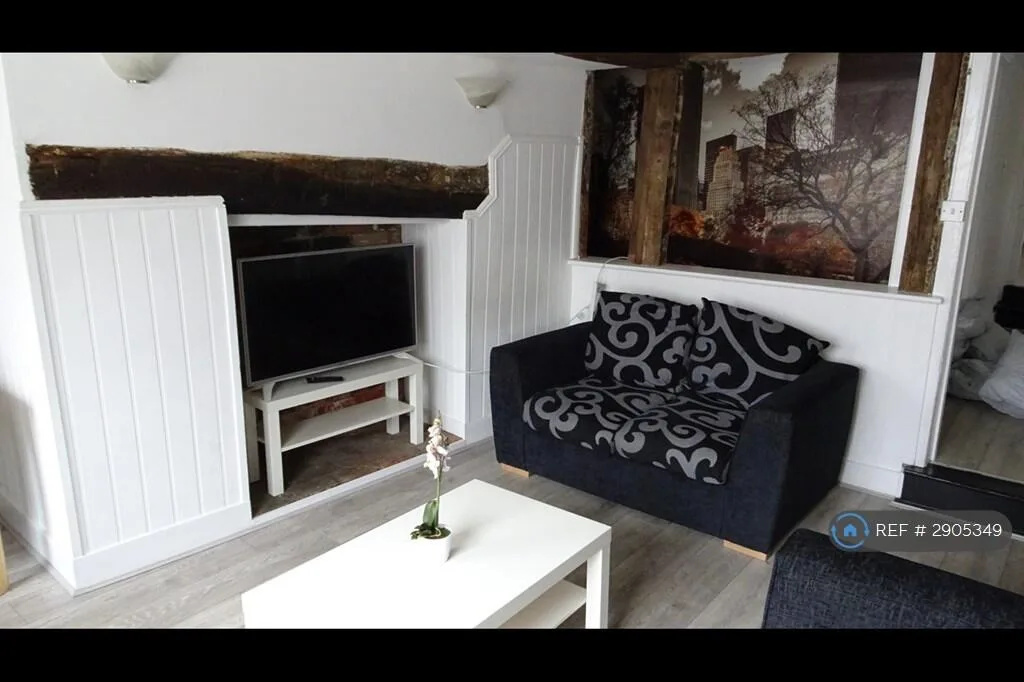 4 bedroom end of terrace house for rent