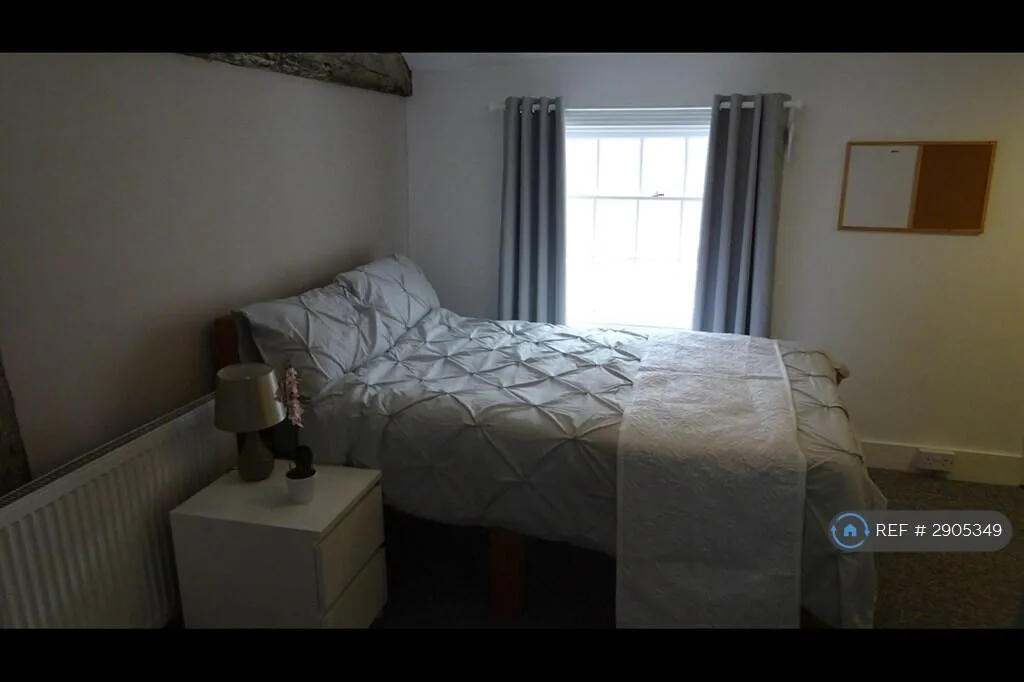 4 bedroom end of terrace house for rent