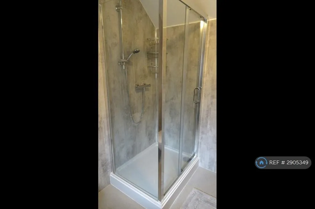 4 bedroom end of terrace house for rent
