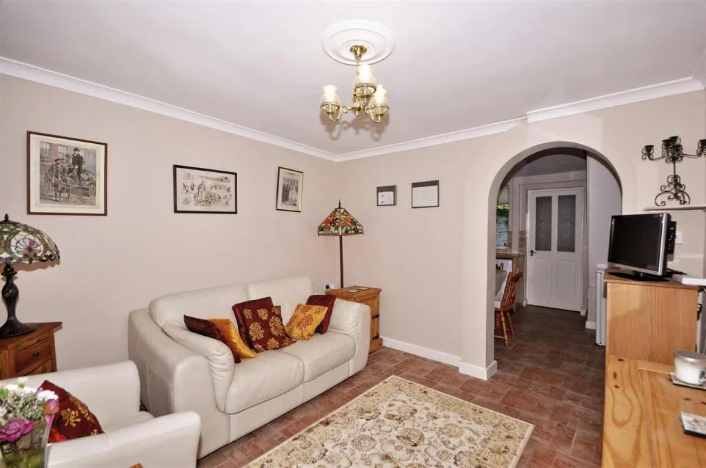 2 bedroom semi-detached house for rent