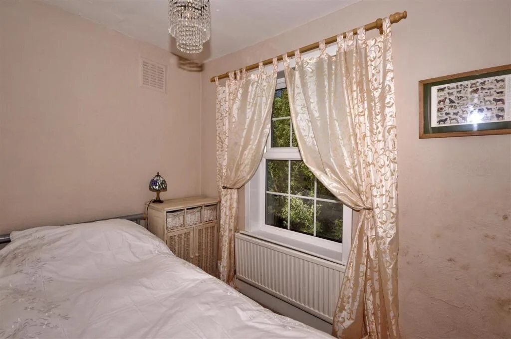 2 bedroom semi-detached house for rent
