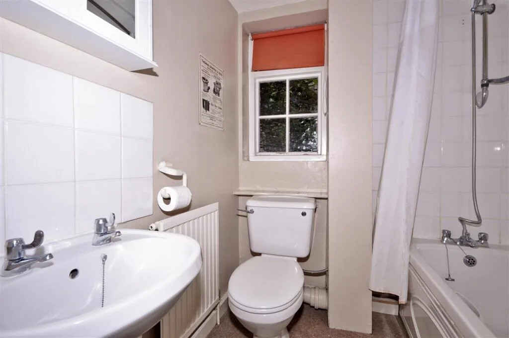 2 bedroom semi-detached house for rent