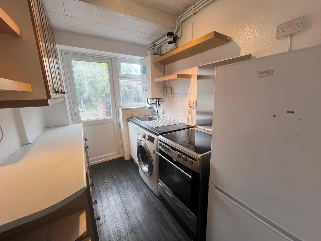 3 bedroom semi-detached house for rent