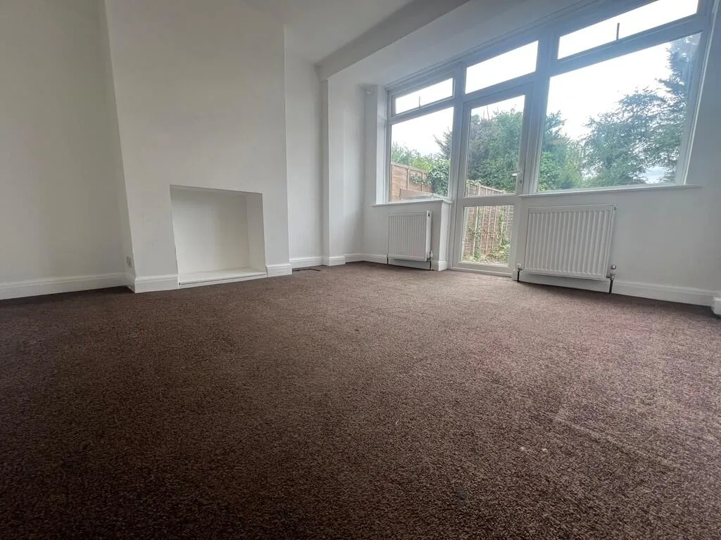 3 bedroom semi-detached house for rent