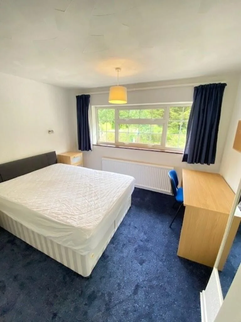 3 bedroom semi-detached house for rent