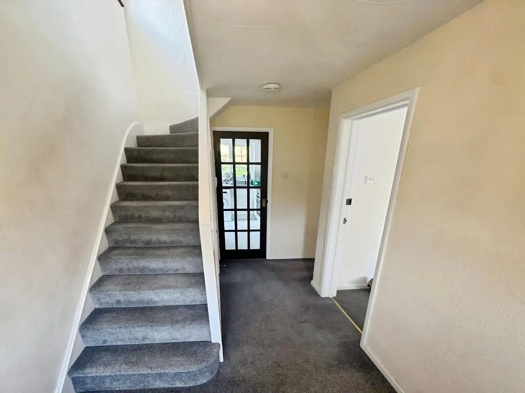 3 bedroom semi-detached house for rent