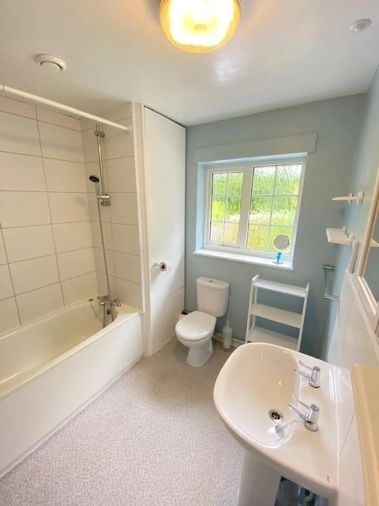 3 bedroom semi-detached house for rent