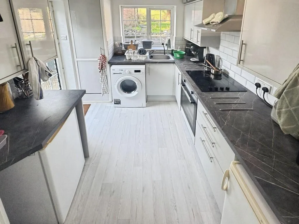 3 bedroom semi-detached house for rent
