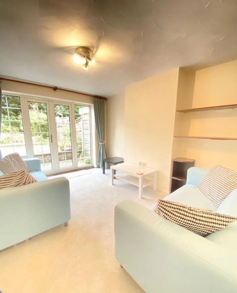 3 bedroom semi-detached house for rent