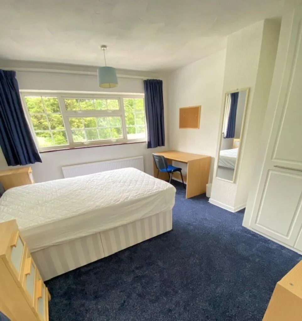 3 bedroom semi-detached house for rent