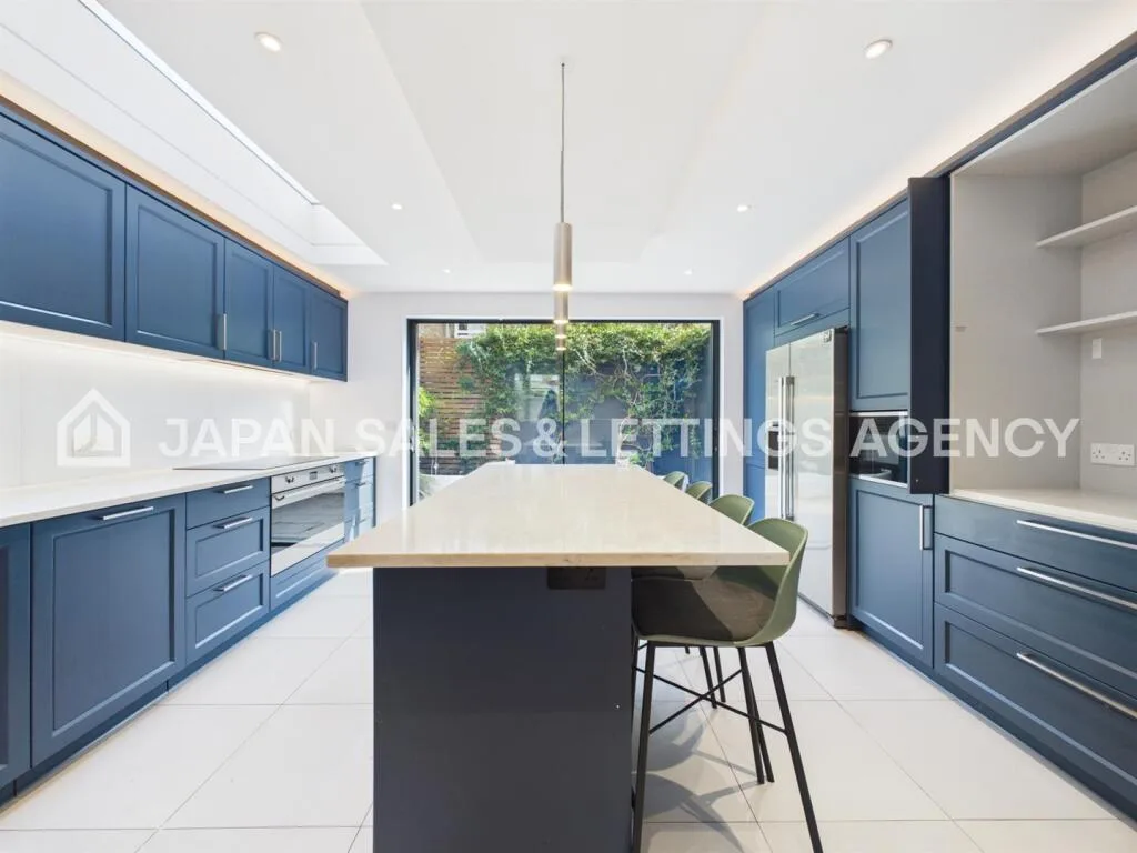 4 bedroom terraced house for rent
