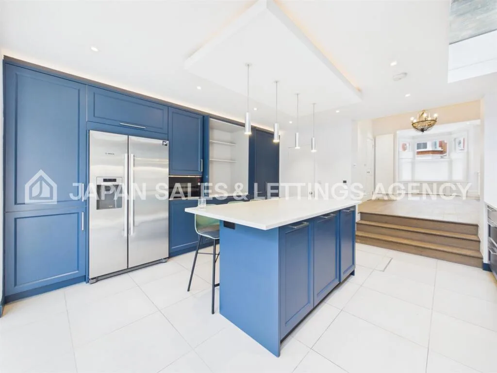 4 bedroom terraced house for rent