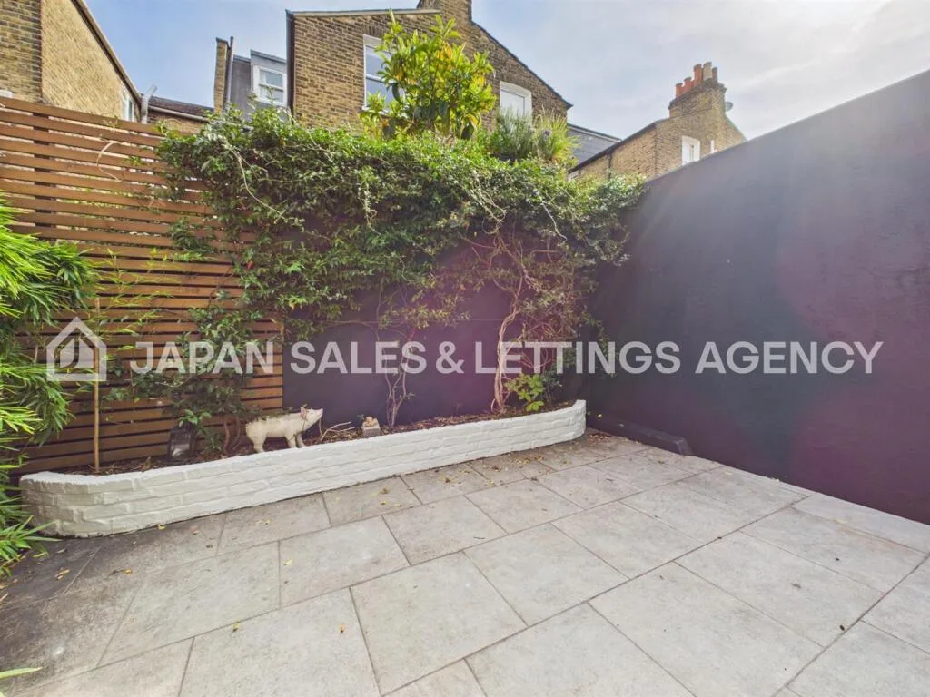 4 bedroom terraced house for rent