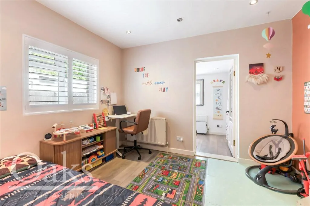 2 bedroom maisonette for rent