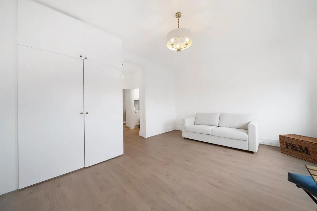 Studio apartment for rent