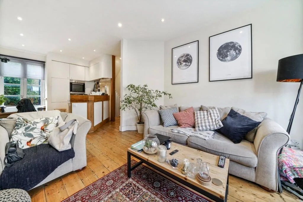 2 bedroom flat for rent