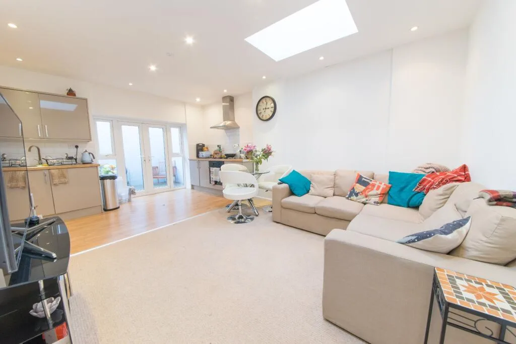 3 bedroom apartment for rent