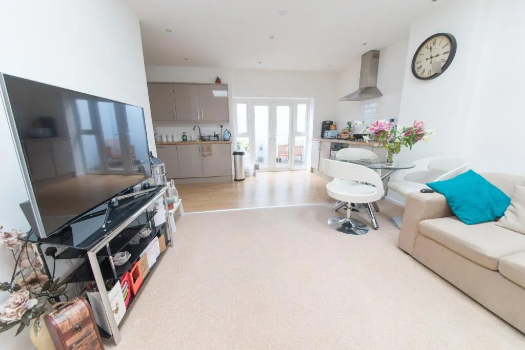 3 bedroom apartment for rent