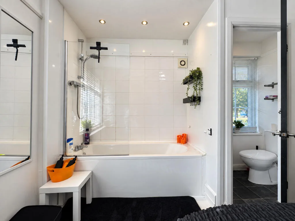 3 bedroom end of terrace house for rent
