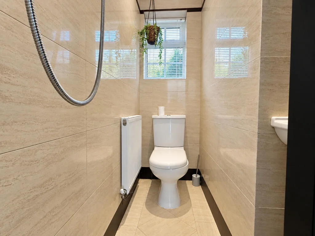 3 bedroom end of terrace house for rent