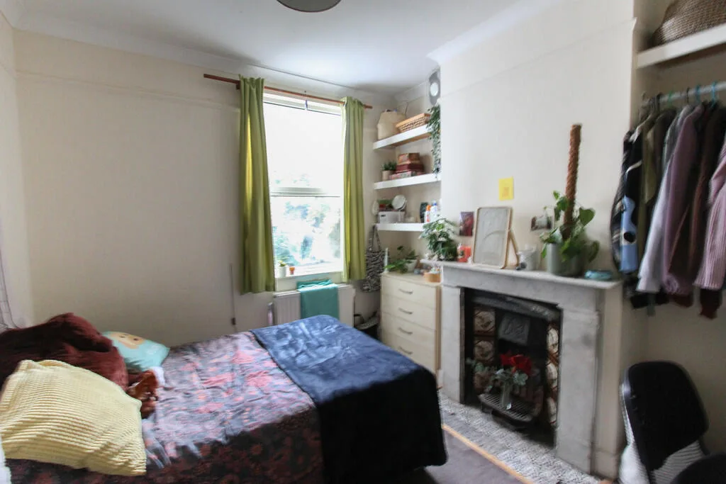 4 bedroom end of terrace house for rent