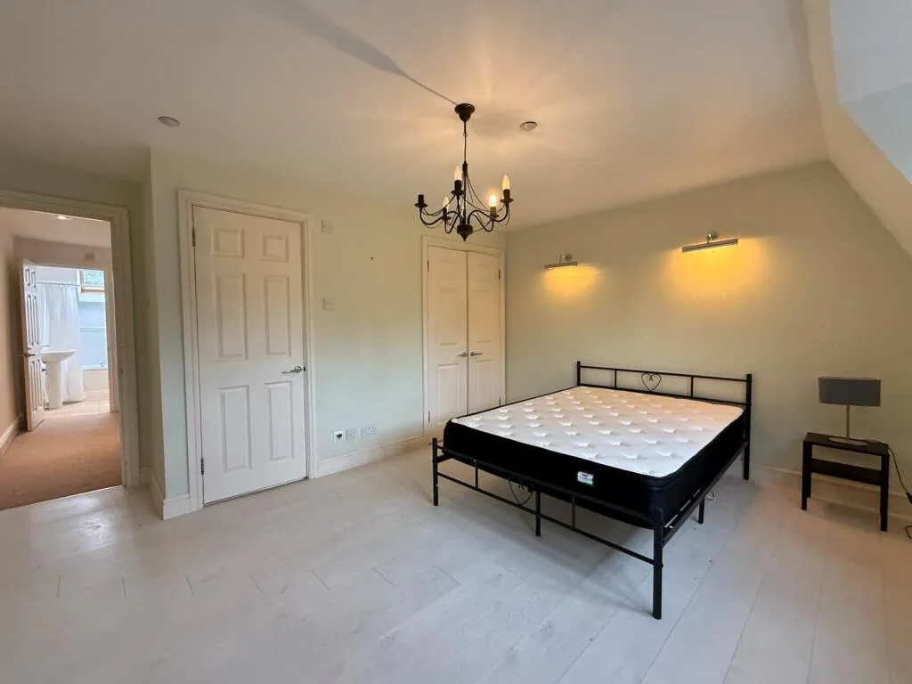 2 bedroom end of terrace house for rent