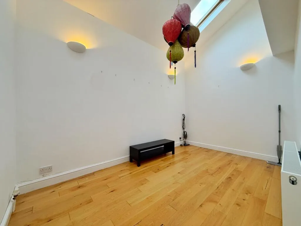 2 bedroom end of terrace house for rent