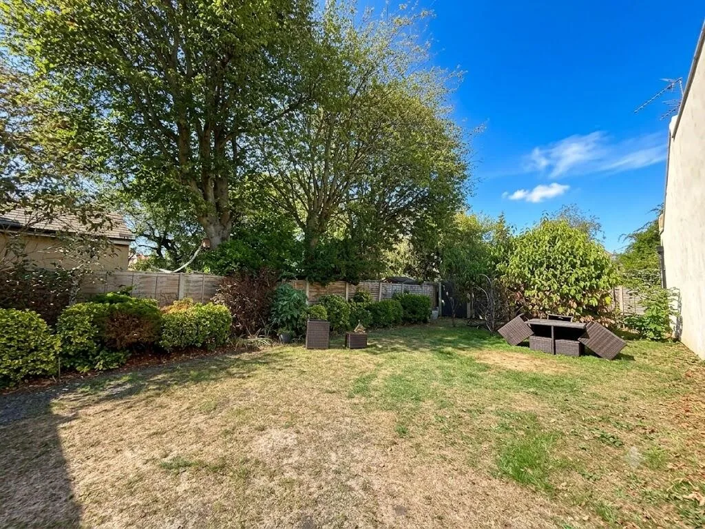 2 bedroom end of terrace house for rent
