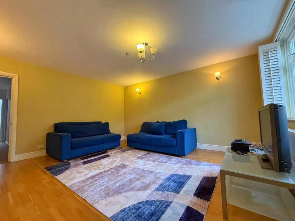 2 bedroom end of terrace house for rent