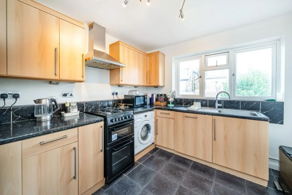 3 bedroom flat for rent