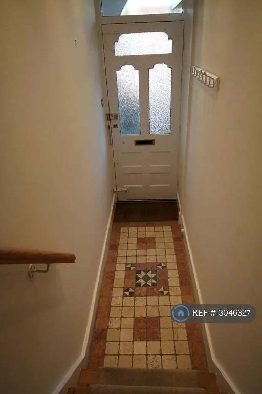 2 bedroom maisonette for rent