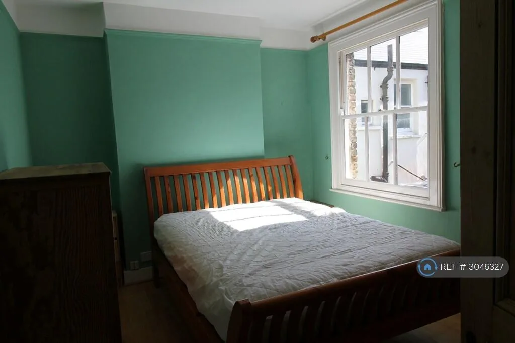 2 bedroom maisonette for rent