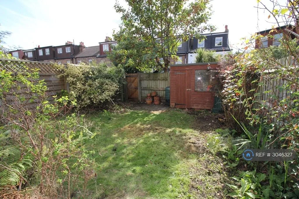 2 bedroom maisonette for rent
