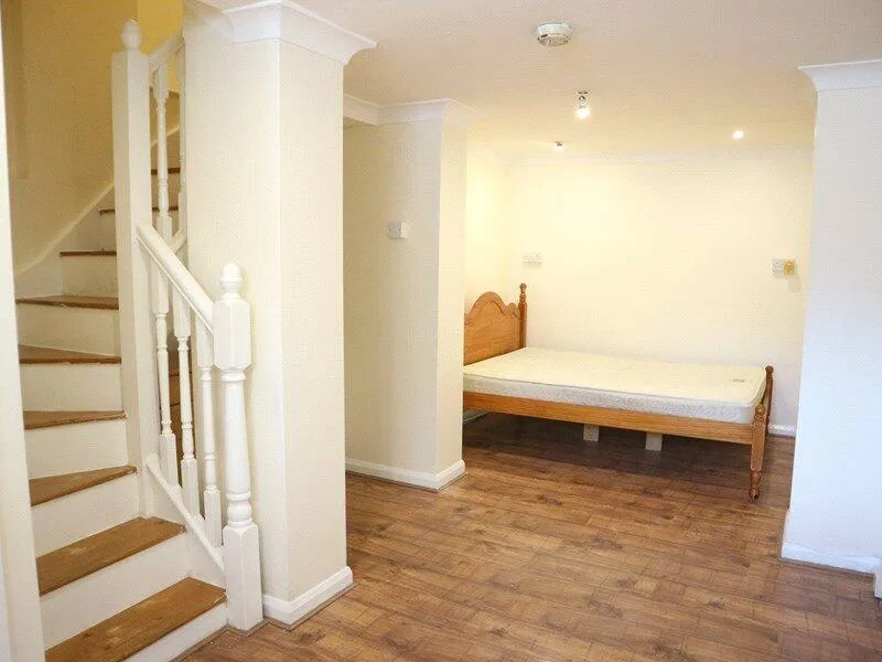 1 bedroom duplex for rent